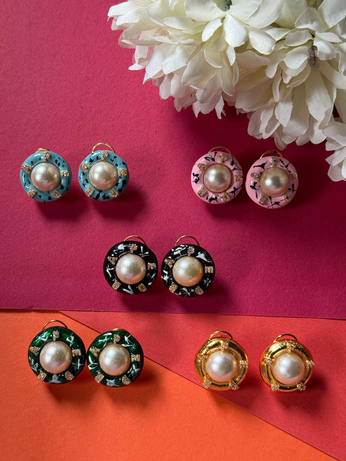 Signature Pedra Studs Gold