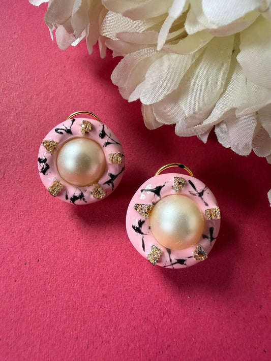 Signature Pedra Studs Pink