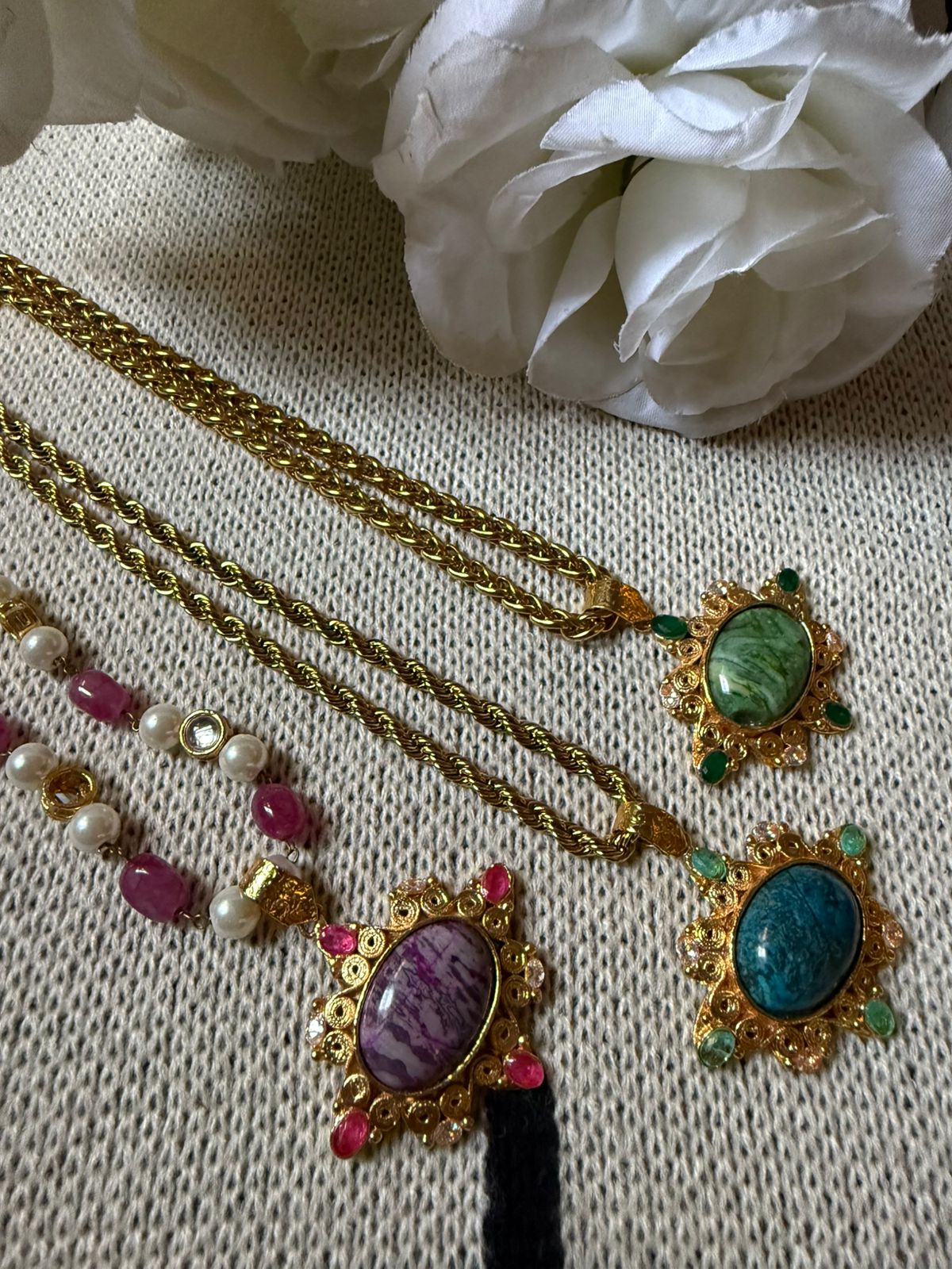A Signature Pédra Pendants