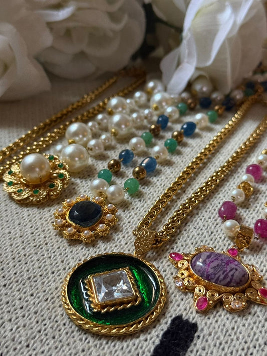 A Signature Pédra Pendants