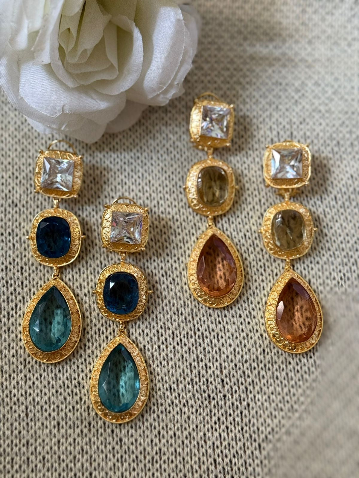 A Crystal Stone Earrings