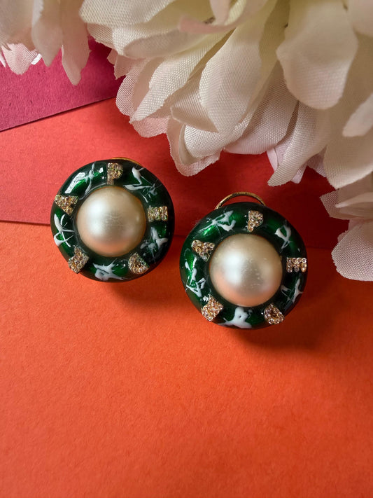 Signature Pedra Studs Green