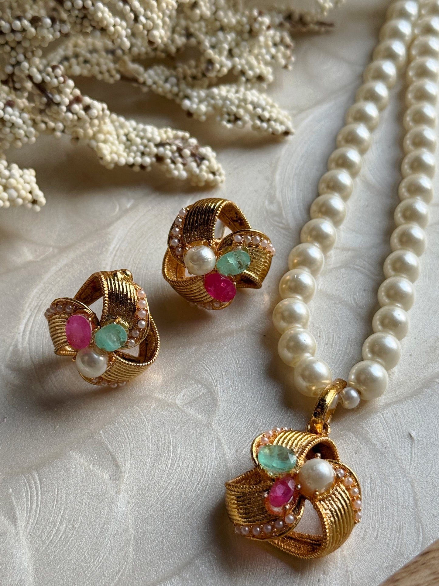 AB Real Stone Pearl Set