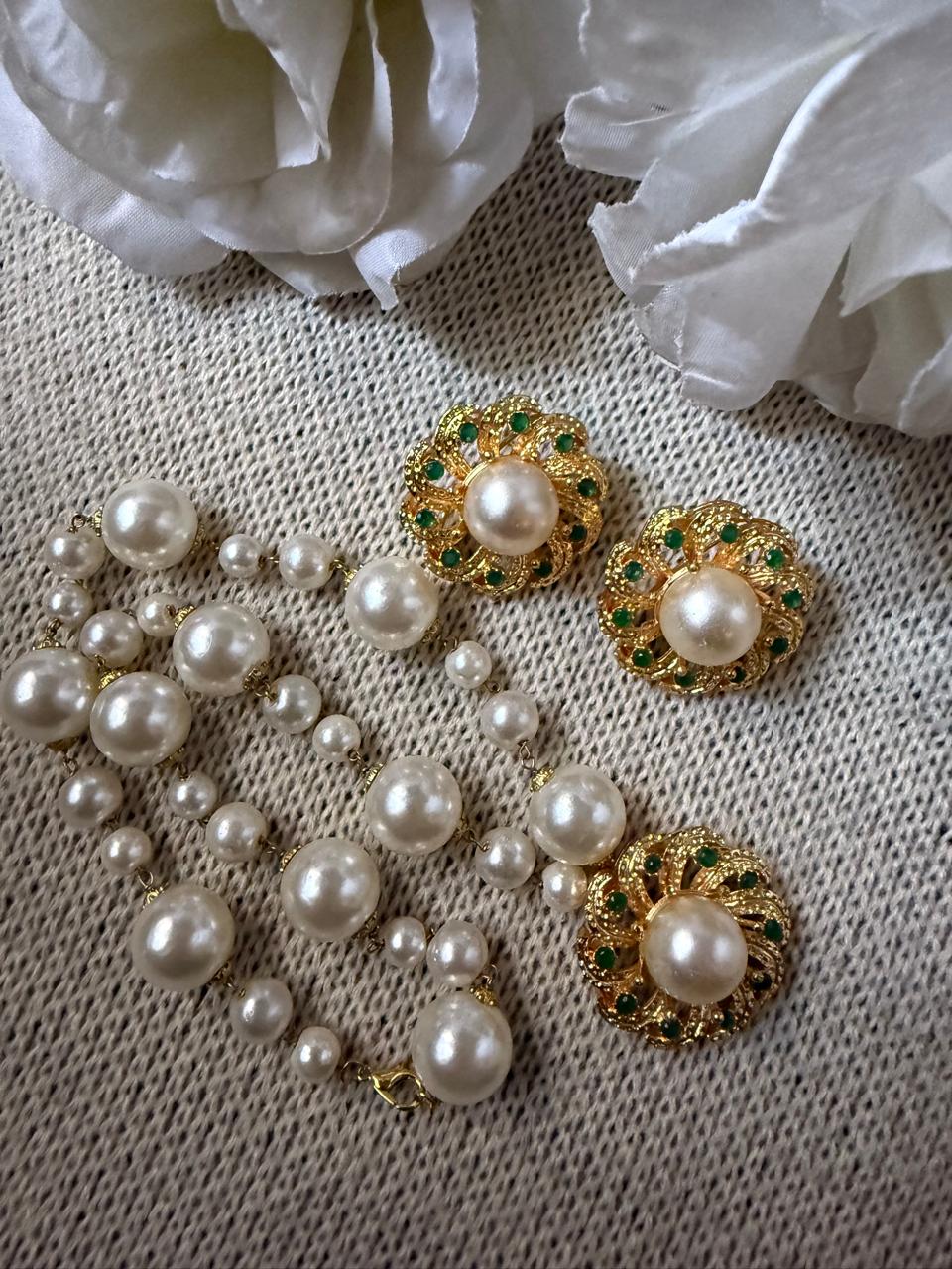 A Green Pearl Set