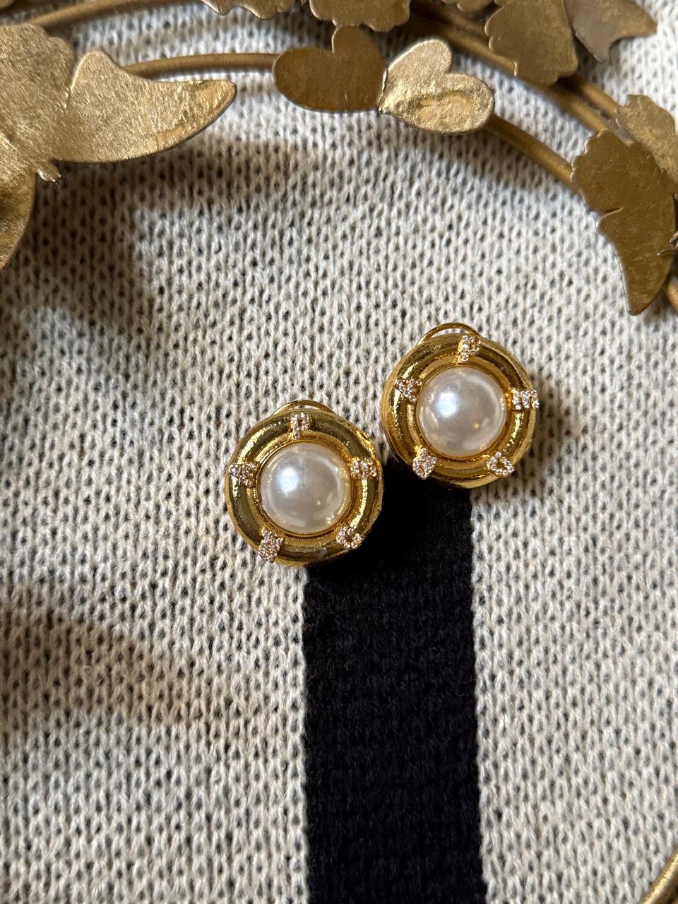 A Signature Pédra Studs